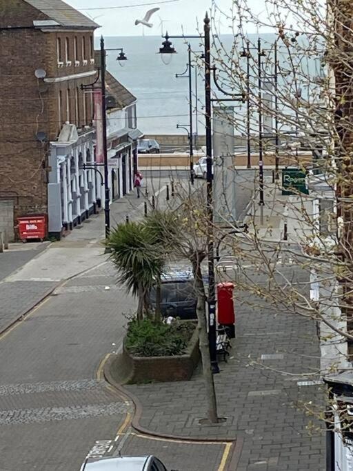 Herne Bay Central - 2 Minutes From Beach Apartment Dış mekan fotoğraf